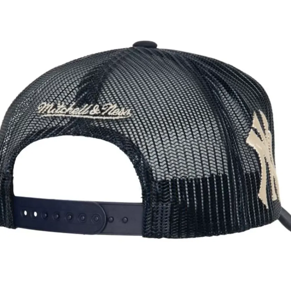 Headwear Mitchell & Ness -Circle Change Trucker Coop New York Yankees