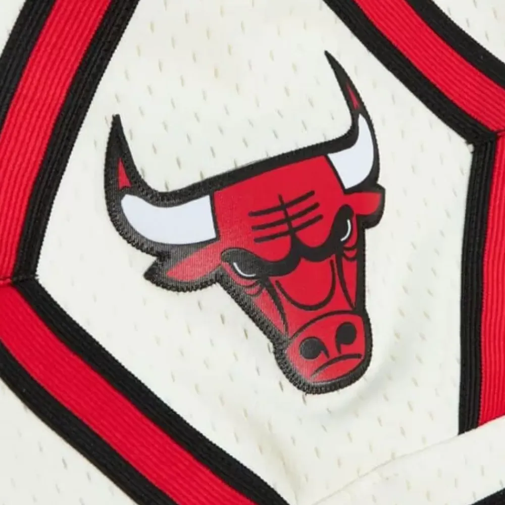 Apparel Mitchell & Ness Shorts-Cream Swingman Shorts Chicago Bulls 1997
