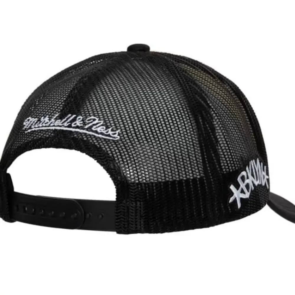 Headwear Mitchell & Ness -Cream Trucker Snapback Brooklyn Nets