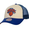 Headwear Mitchell & Ness -Cream Trucker Snapback New York Knicks