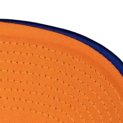 Headwear Mitchell & Ness -Cream Trucker Snapback New York Knicks