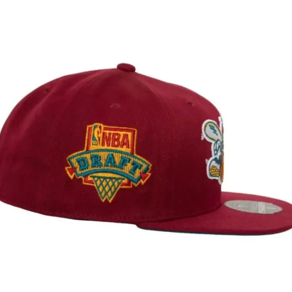 Headwear Mitchell & Ness -Northern Lights Fitted Hwc Charlotte Hornets