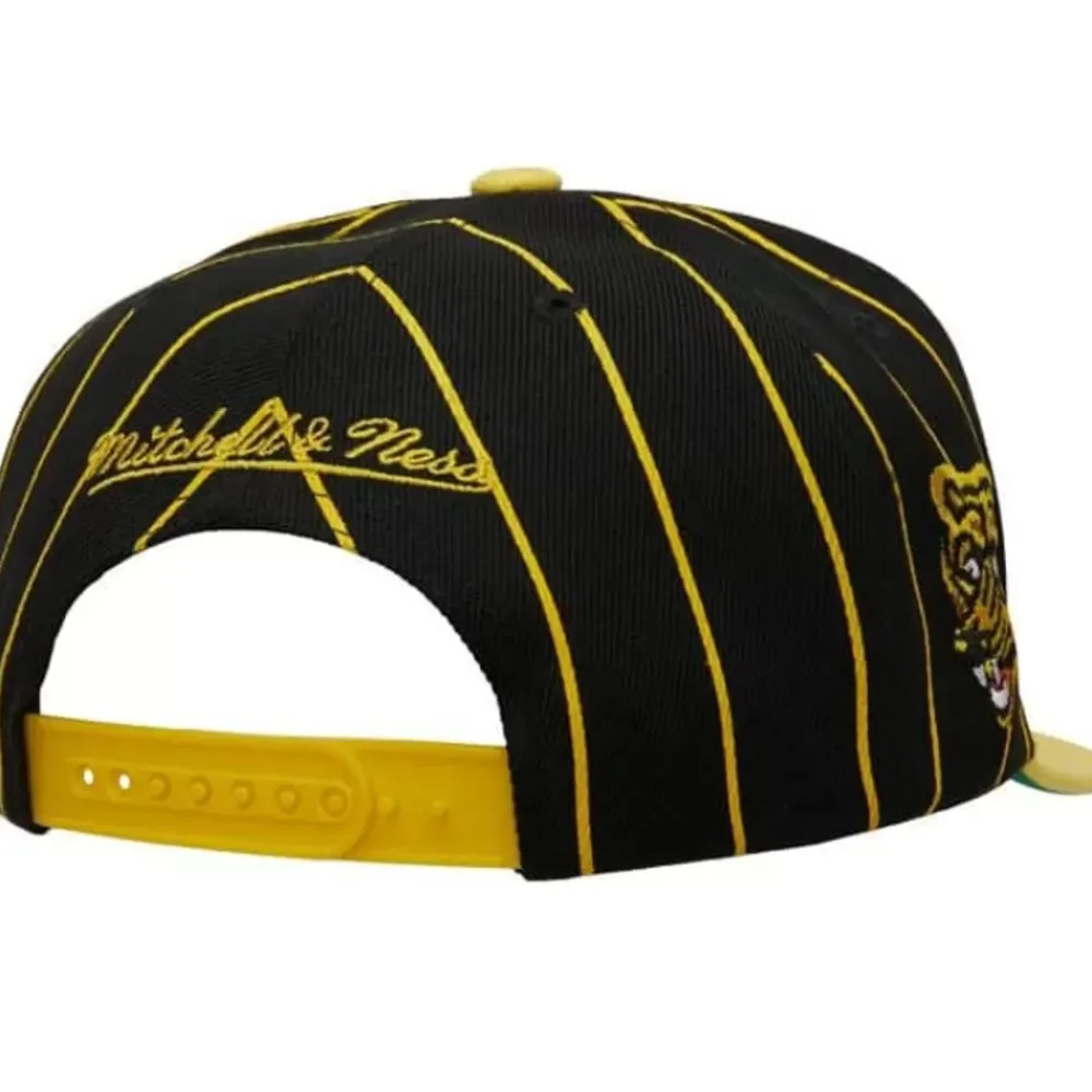 Headwear Mitchell & Ness -Team Pin Snapback Boston Bruins