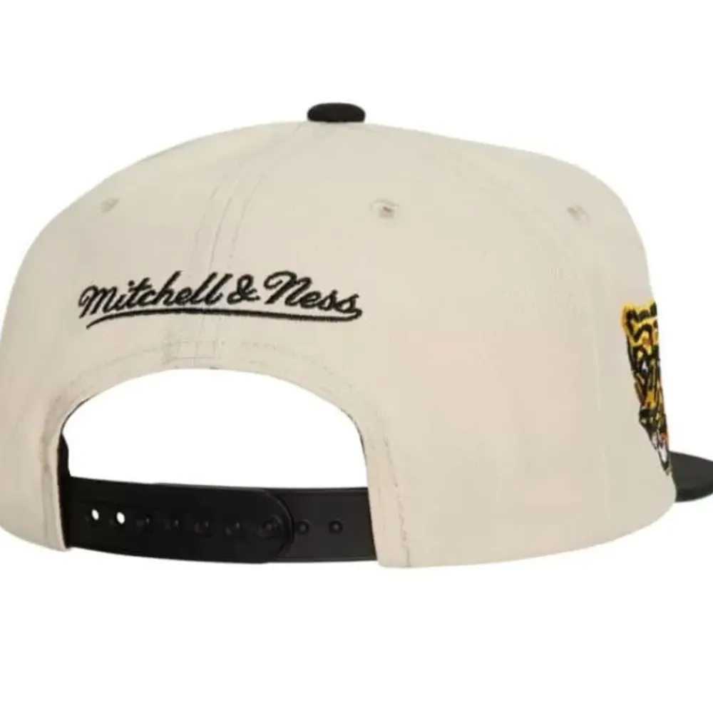 Headwear Mitchell & Ness -Vintage Cream Snapback Boston Bruins