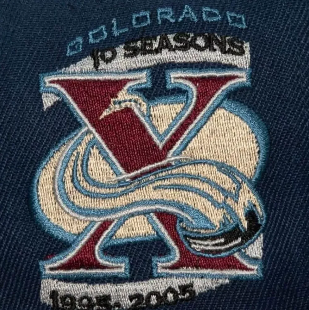 Headwear Mitchell & Ness -With Love Snapback Colorado Avalanche